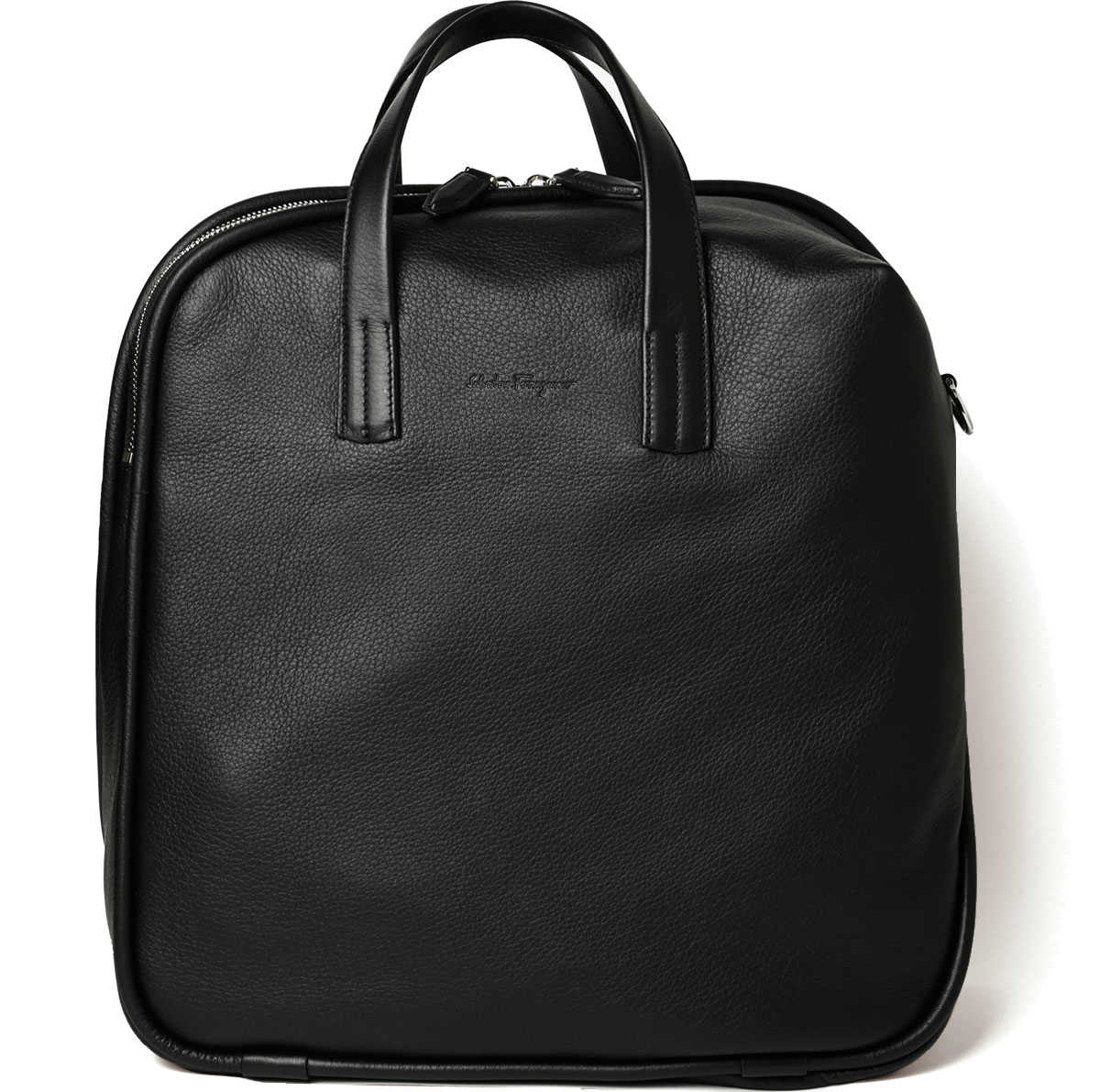 サルヴァトーレ フェラガモ〉なら身に纏うだけでバカンス気分を