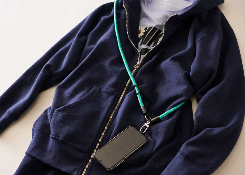 Catch the Wave！ ［フェンディ／エンボス加工フード付きレザー