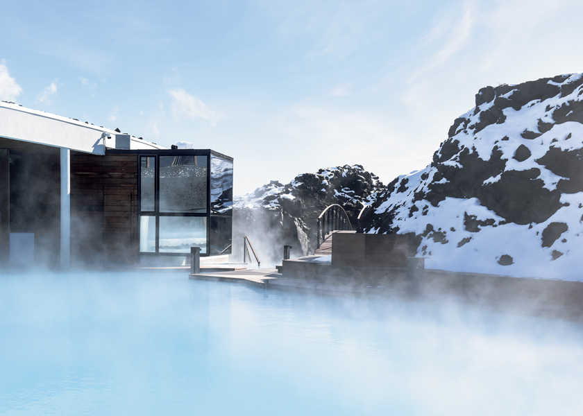 眺めのよいホテル！ vol.5水色の広大な露天温泉“ブルー ラグーン”に併設された〈ザ・リトリートホテル・ブルーラグーン・アイスランド〉
