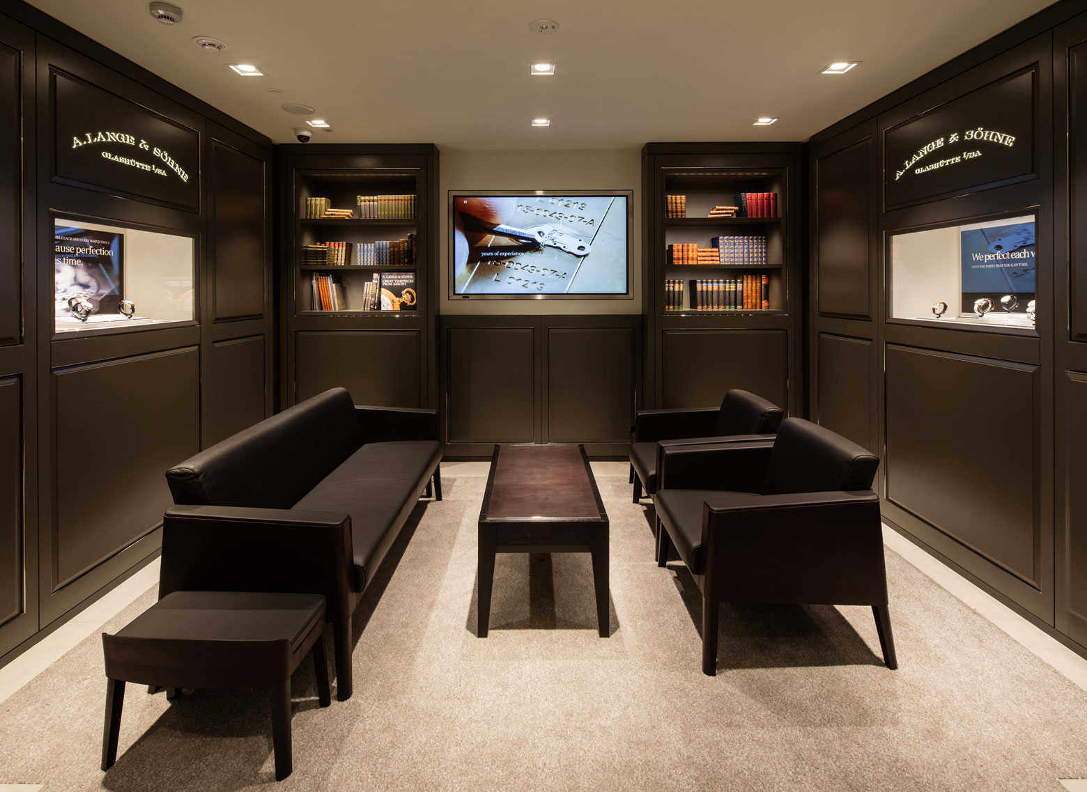 A.ランゲ＆ゾーネ〉銀座ブティックの10周年記念モデル！この先もいつも