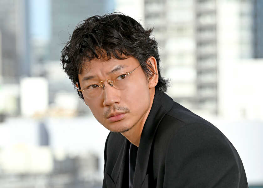 映画『花腐し』インタビュー綾野剛「表現を諦めない。それを繰り返し