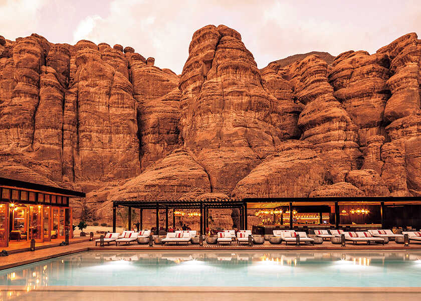 眺めのよいホテル！ vol.22そそり立つ砂岩の渓谷と砂漠に囲まれた〈アワー ハビタス アルウラ〉！