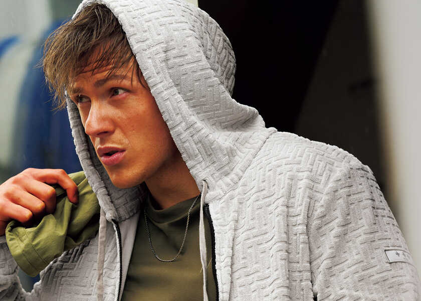 冬のゴルフも〈パーリーゲイツ〉でスタイリッシュに！“セットアップ