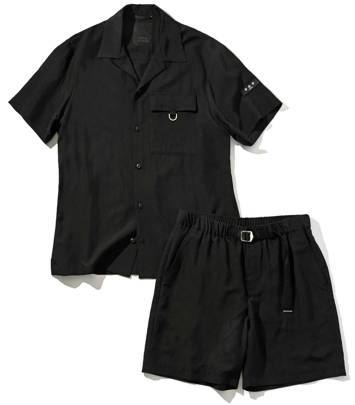 色と素材で差がつく〈タトラス〉の新作！初夏のビーチで差がつく格上