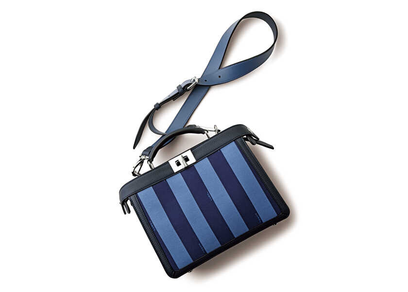 〈フェンディ〉のミニバッグは、爽やかで軽快な配色のアイコンバッグ！