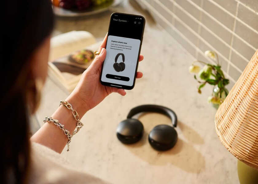 進化し続ける“音の名品”〈ソノス〉のプレミアムヘッドフォンSonos Aceに新たなアップデートが到着！