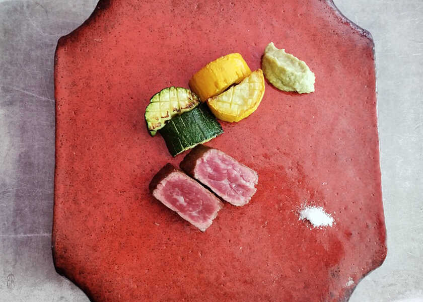 はまだふくこの発見！ 料理とお酒のベストマッチング！ Vol.77〈信州 ダイニングTOBIRA（とびら）〉信州の避暑地で、味わい深いサーロインと“日本酒ペアリング”に癒される！