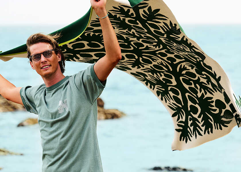 広げればそこはハワイ!?〈サルベージ パブリック〉のブランケット