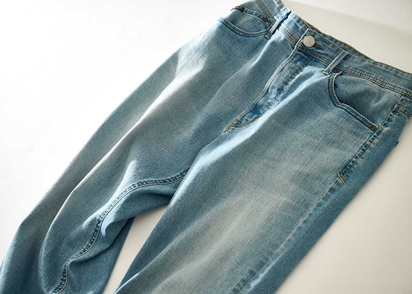 夏のデニムは辛いなんて誰が言った!?　薄くてぐ〜んと伸びる、ライトなストレッチデニムがある！