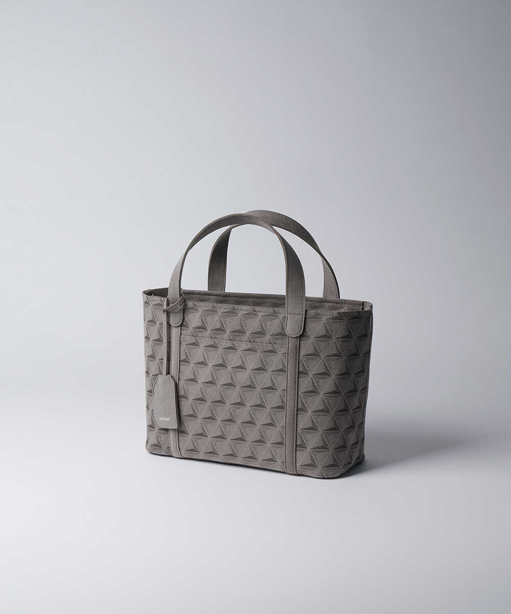 エスティバン〉のポップアップが銀座三越で開催中！使い勝手抜群の万能