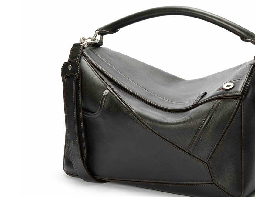 人気シリーズが男前になって登場! タフな男を演出するなら、〈ロエベ〉新作バッグを狙え!