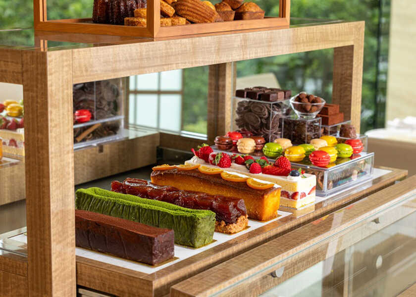 はまだふくこの発見! 料理とお酒のベストマッチング! Vol.85〈フランス料理「ヌーヴェル・エポック」〉〈オークラ東京〉で、平日限定の“デザートワゴンランチ”を楽しむ!