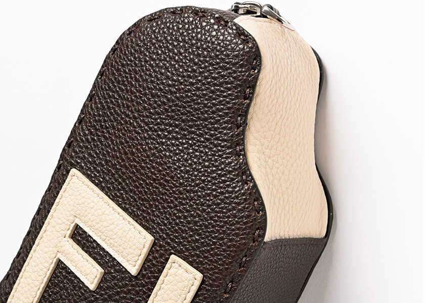 Catch the Wave!〈フェンディ〉、チョコレートアイス!? じゃなくて、ミニショルダー!