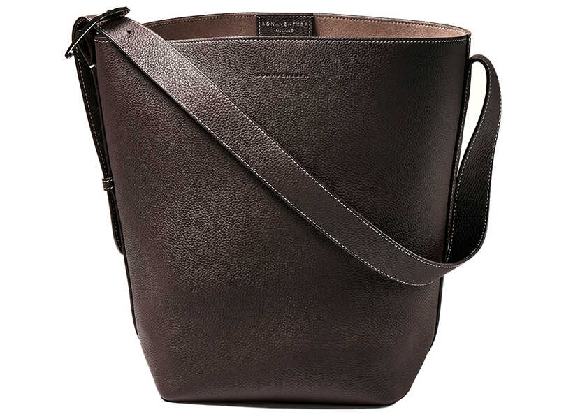 松坂桃李が選んだバッグは〈ボナベンチュラ〉！休日によく似合うのは