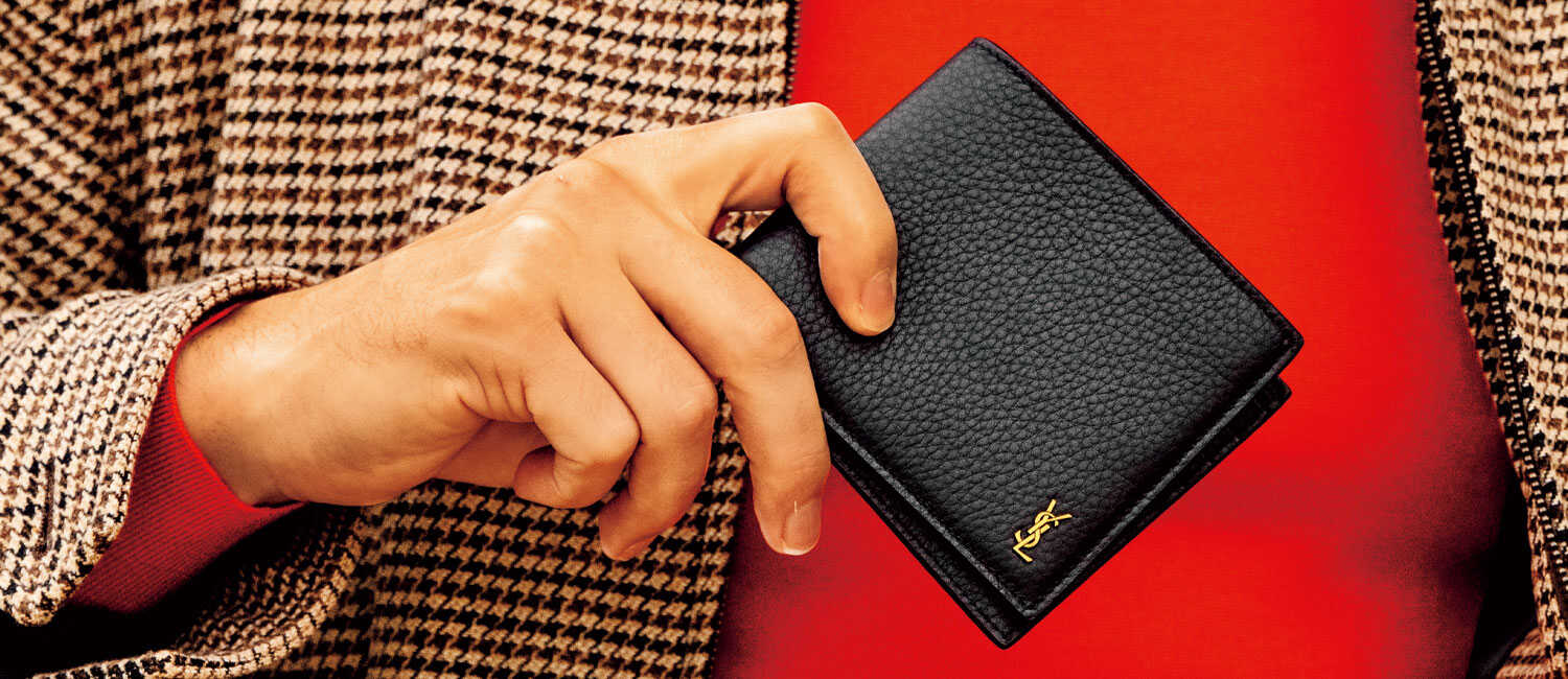 〈サンローラン〉なら小さくても格上感あり!大人の革小物はさりげなロゴ使いで!