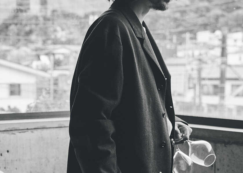 〈エディフィス〉より新レーベル”É”がデビュー。今、着たいコートがそこにある