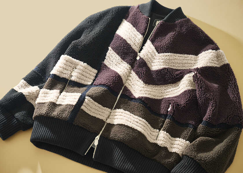 冬のデートコーデの成功の秘訣! 思わず触れたくなってくる、見た目あったかアウター!