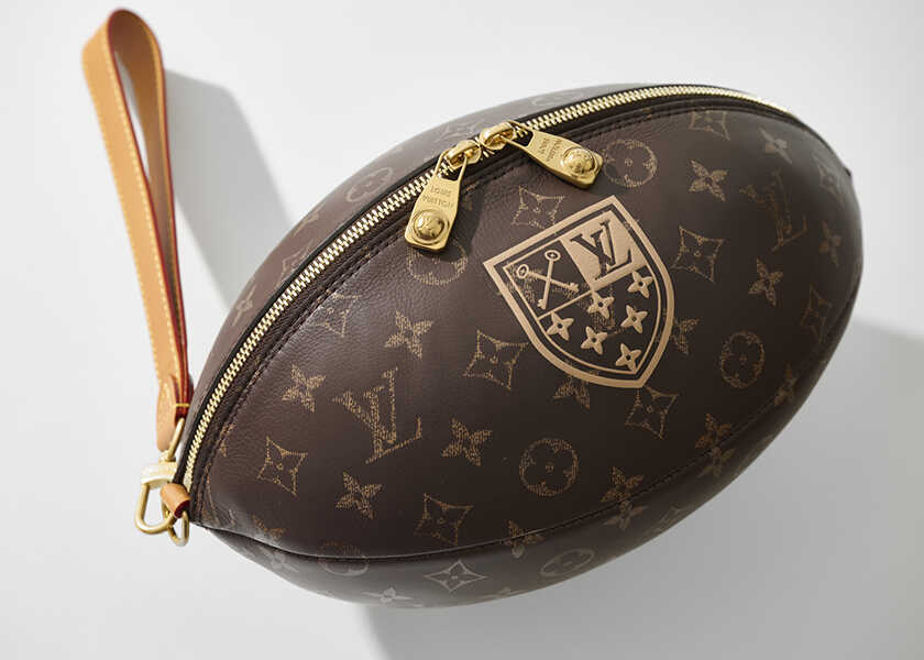 きっと彼女に「欲しい〜」といわれる! 洒落感たっぷりのミニバッグで秋冬スタイルを格上げる!