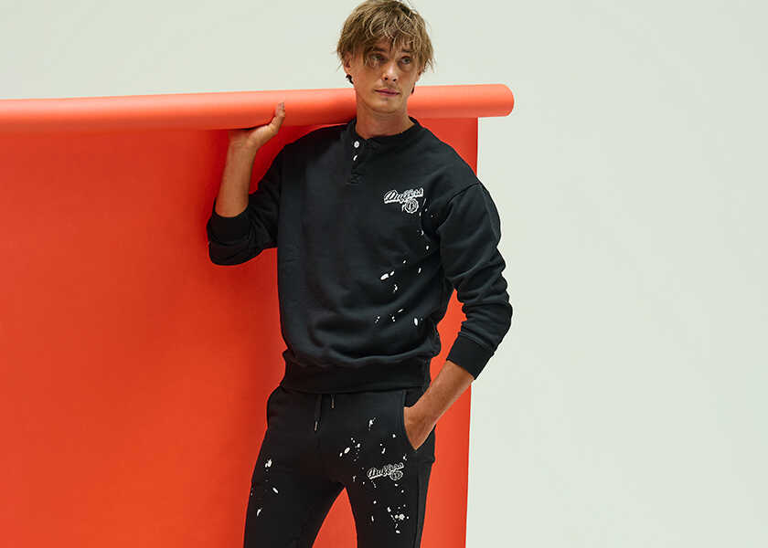 年末年始に重宝確実! 〈ザ・ダファー・オブ・セントジョージ〉のこなれセットアップ