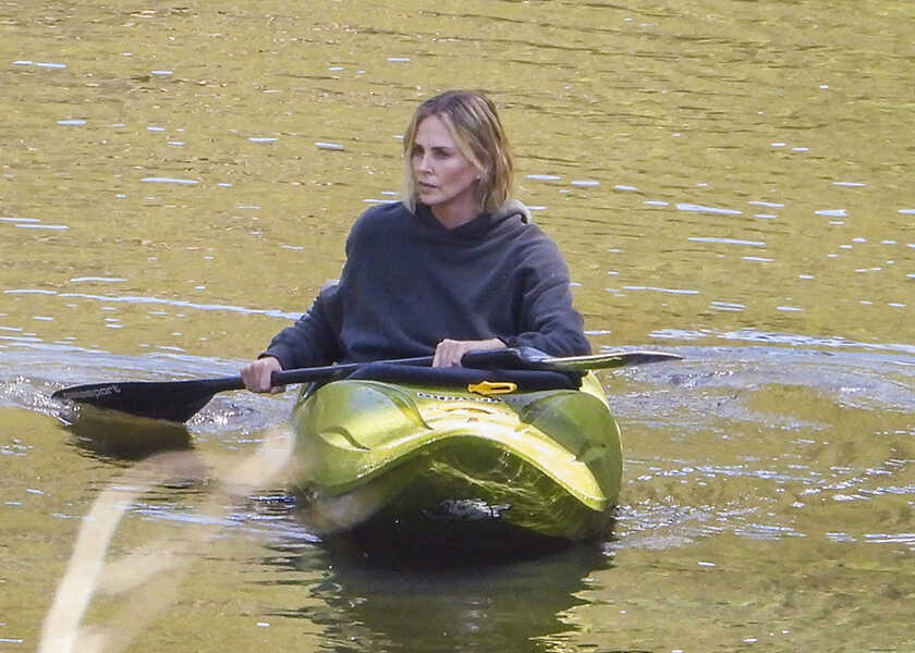 【ネットフリックス】シャーリーズ・セロンが殺人鬼に追い詰められる新作予告編が解禁に！