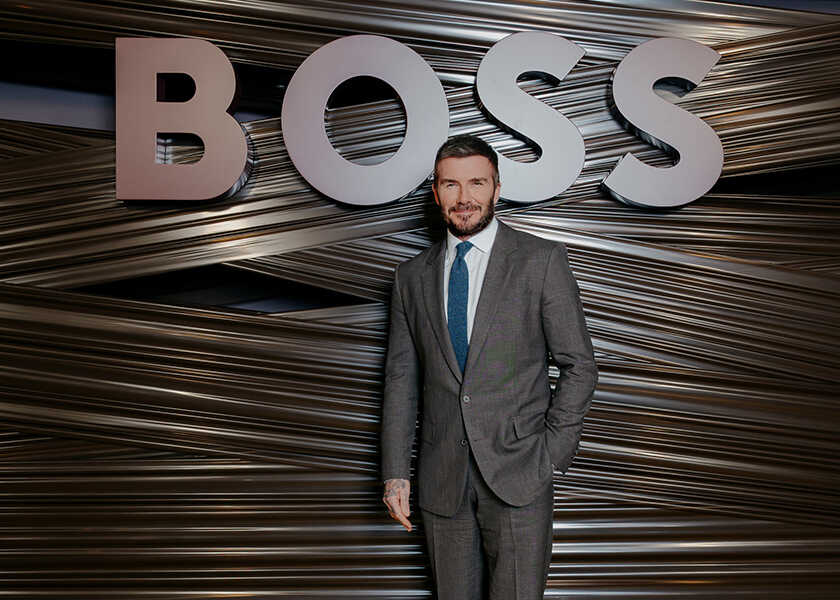 世の中にまだ未発表のウエアを着こなしてデビッド・ベッカムがミラノに登場！