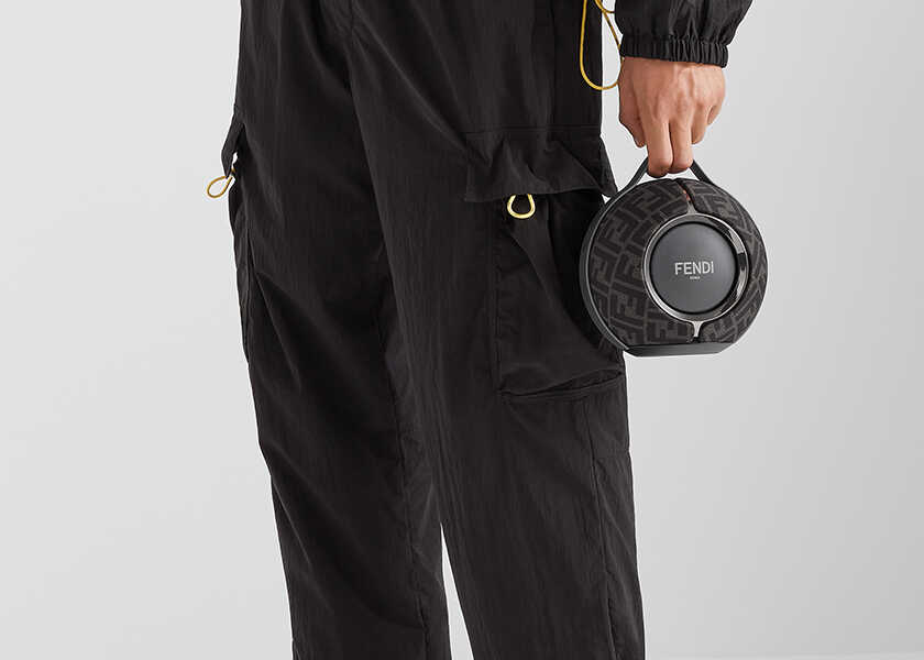 〈フェンディ〉と〈デビアレ〉による限定コラボスピーカーは見た目も音も最高！