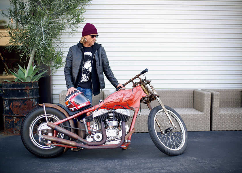 チョッパー風バイクモデル 赤金炎模様 カリフォルニアのモーターサイクリスト！ Vol.45カスタムの魅力が