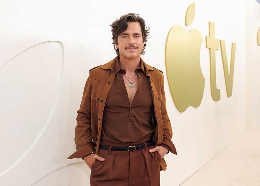 見逃せない人気スターの最新作！『アウトカム』独占インタビュー！　【マット・ボマー】が進化し続ける理由！