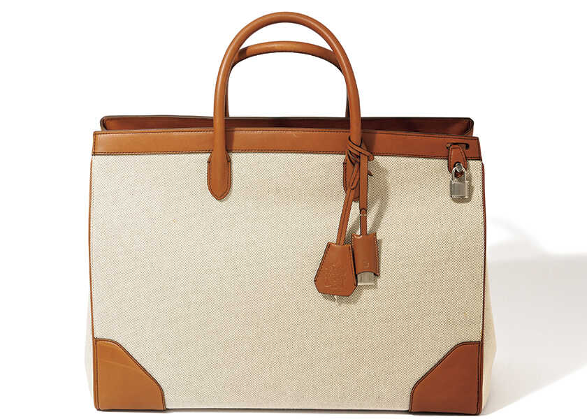 Catch the Wave！映えるバッグで週末ぶらりと大人旅へ！