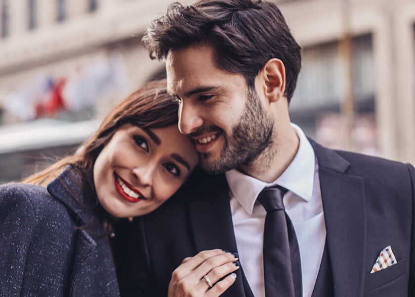 その距離、自信はあるか。口臭ケアを、大人の習慣に。