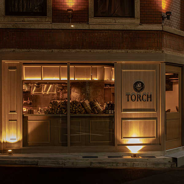 ミシュラン一つ星を獲得している〈メティス六本木〉の姉妹店ビストロ、〈トーチ〉が六本木の駅近にオープン！