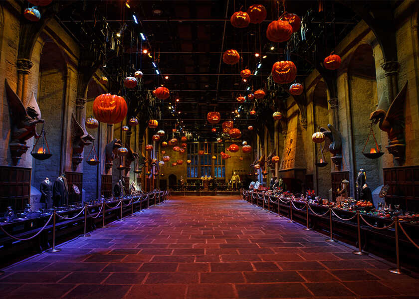 大人のハロウィーンは“闇のホグワーツ”で！〈ワーナー ブラザース スタジオツアー東京〉3日間限定の特別なディナー体験はいかが？