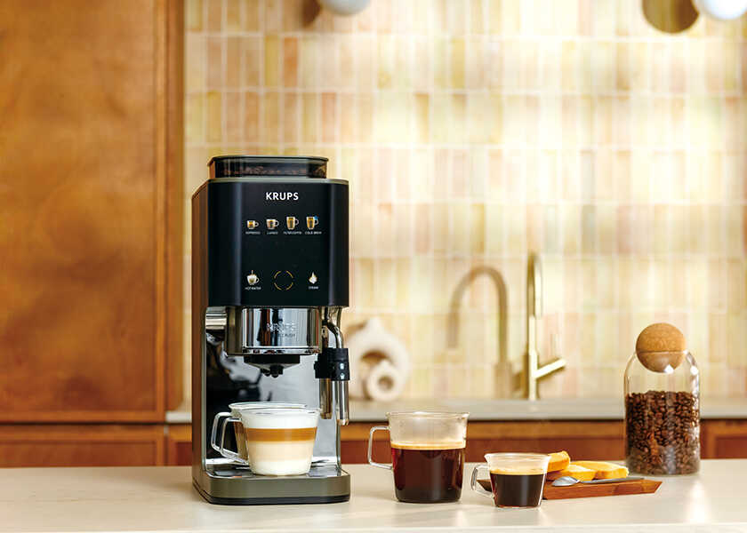家で本格”なコーヒーを楽しむなら、全自動マシン“コーヒークラッシュ”で贅沢な一杯を