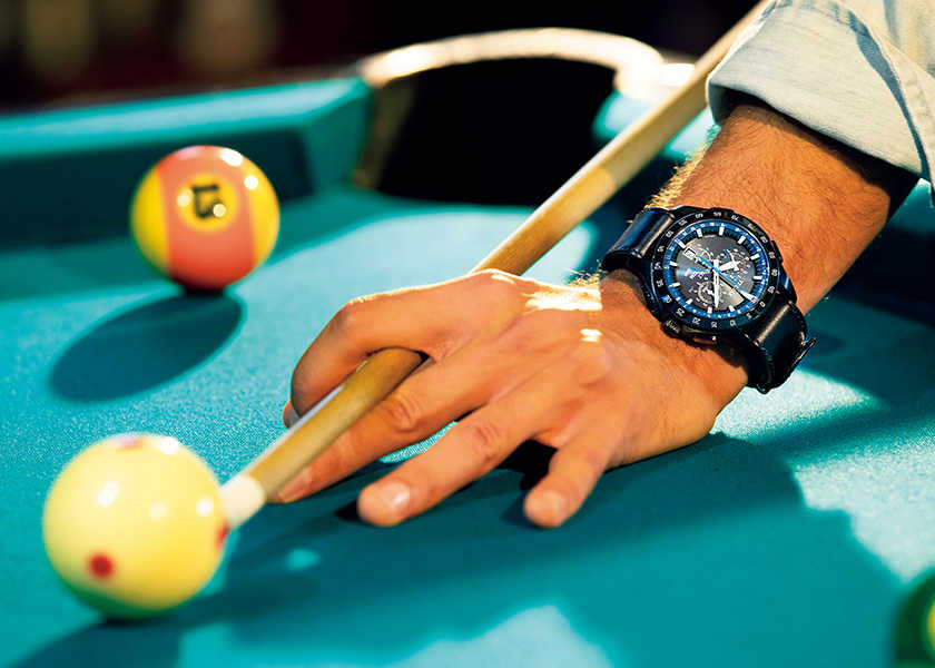 エイドリアン ブロディが愛用の今どき感たっぷりのグリーン時計とは Watches Safari Online エイドリアン ブロディが愛用の今どき感たっぷりのグリーン時計とは Watches Safari Online