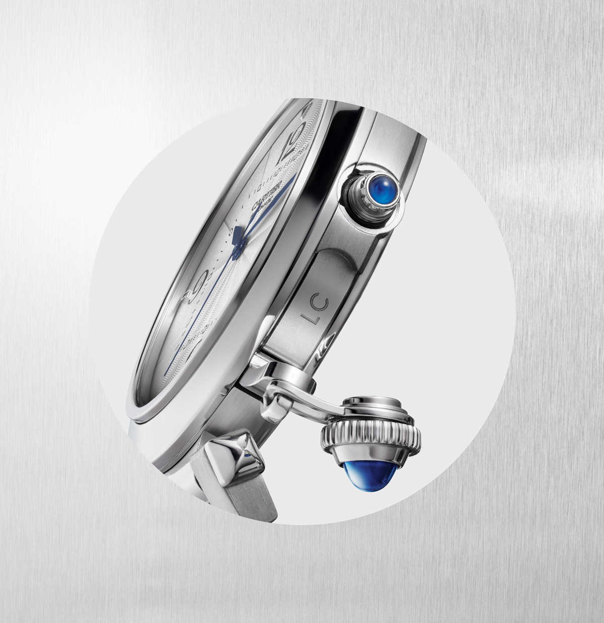 時代を超えた価値を宿す〈カルティエ〉の新作。オン・オフ行き交う