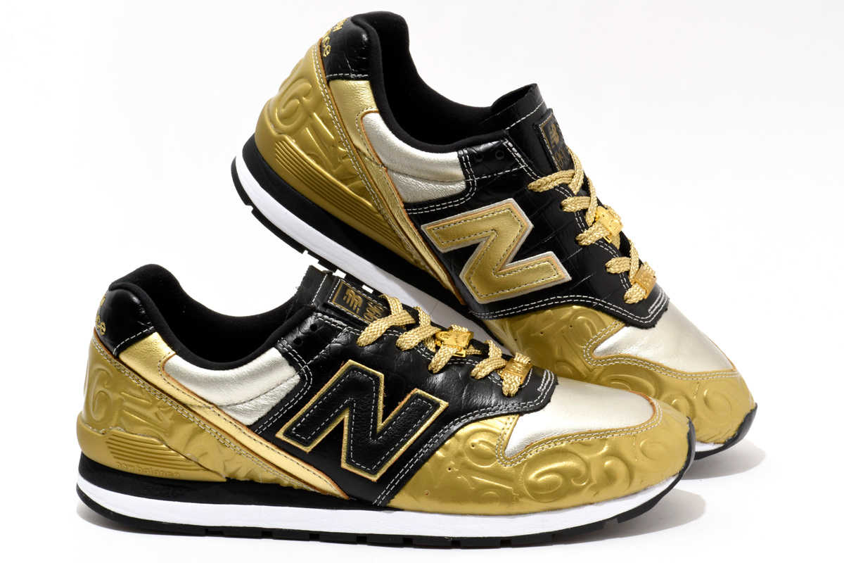 new balanceフランクミュラーコラボ限定モデル ゴールドカラー-