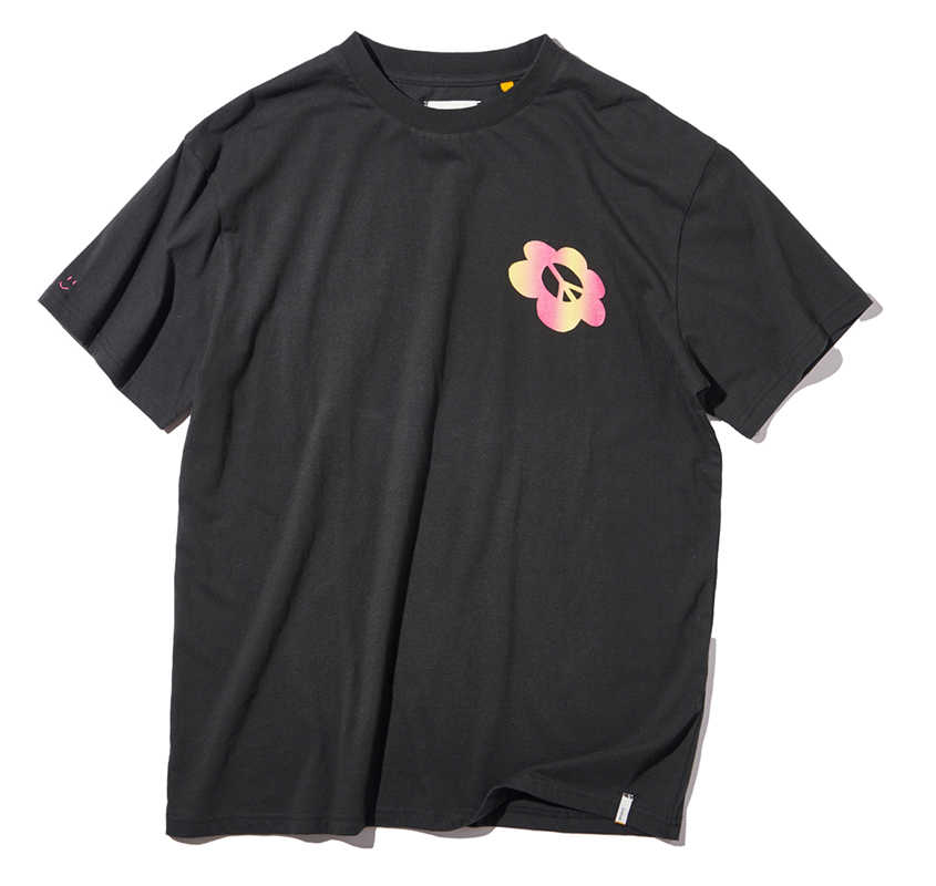 アラフォーは背中で語る 彼女もギャップにやられるtシャツ5選 Fashion Safari Online アラフォーは背中で語る 彼女もギャップにやられるtシャツ5選 Fashion Safari Online