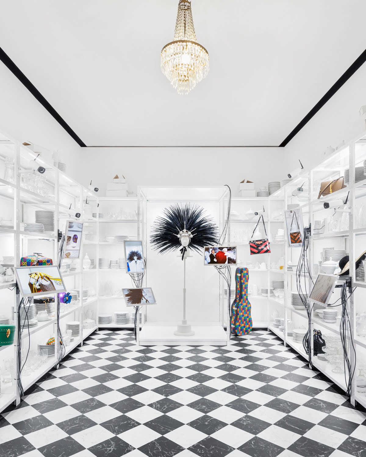 大幅値下げ！早い者勝ち！お渡し前磨きます！GUCCI GGロゴデザインスリッパ 楽天市場】GUCCI(グッチ) サイズ:M インターロッキングG