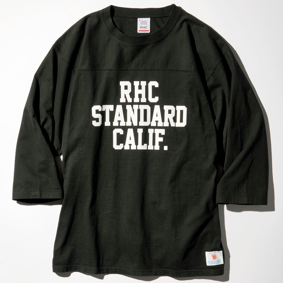 〈スタンダード カリフォルニア フォー RHC〉着るだけで相乗効果を生むコラボＴ！