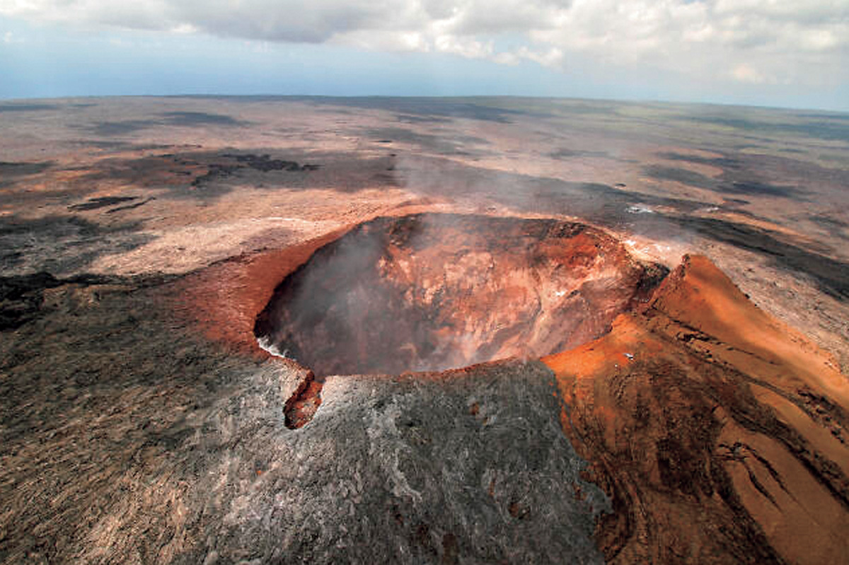 【ハワイ火山国立公園】地球の熱い鼓動を体感できる世界一の活火山国立公園