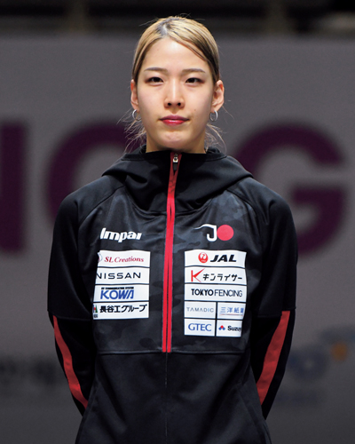 世界選手権2連覇の最強剣士【江村美咲】が、ミニスカート合わせで攻めたデニムスタイルに！