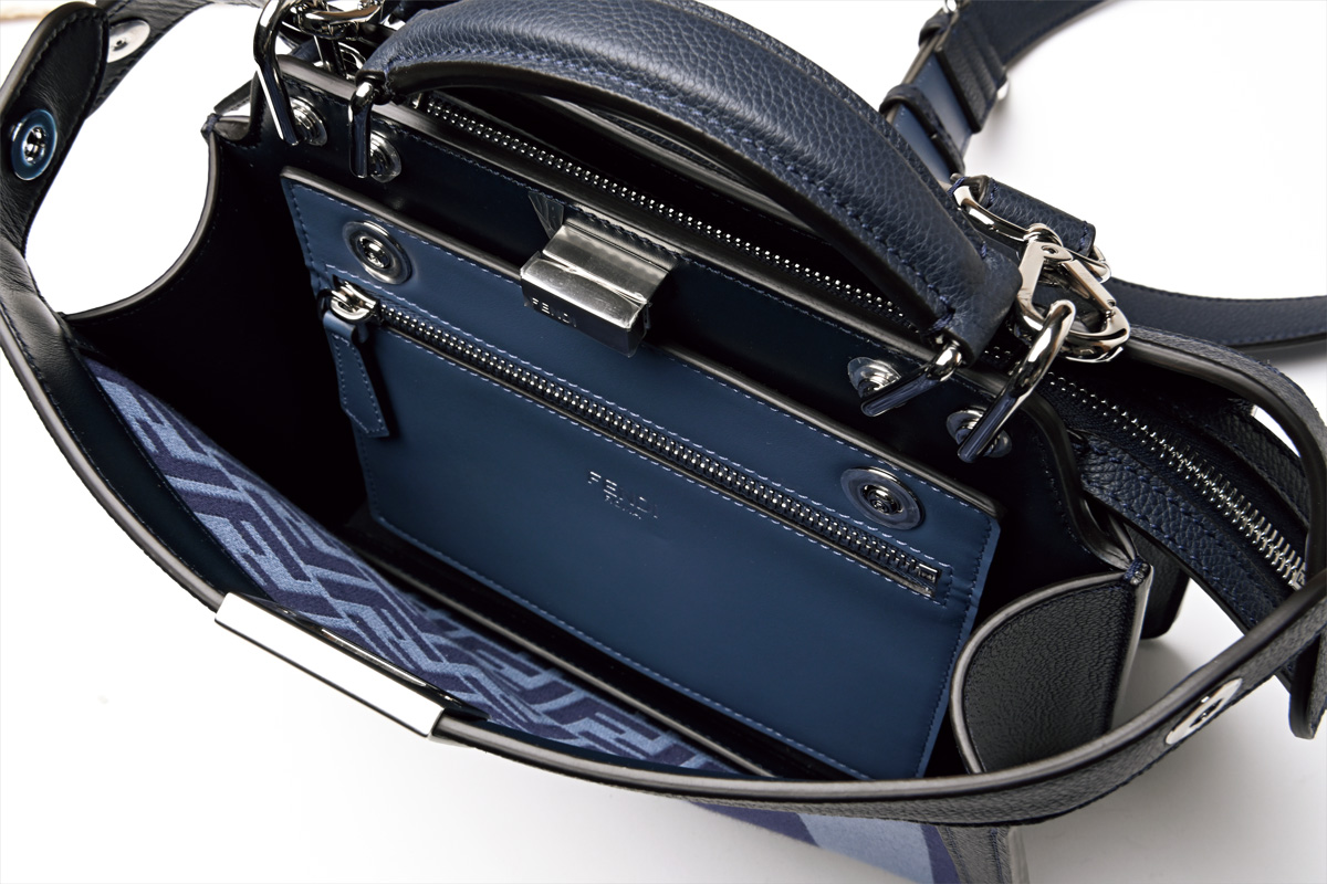 〈フェンディ〉のミニバッグは、爽やかで軽快な配色のアイコンバッグ！