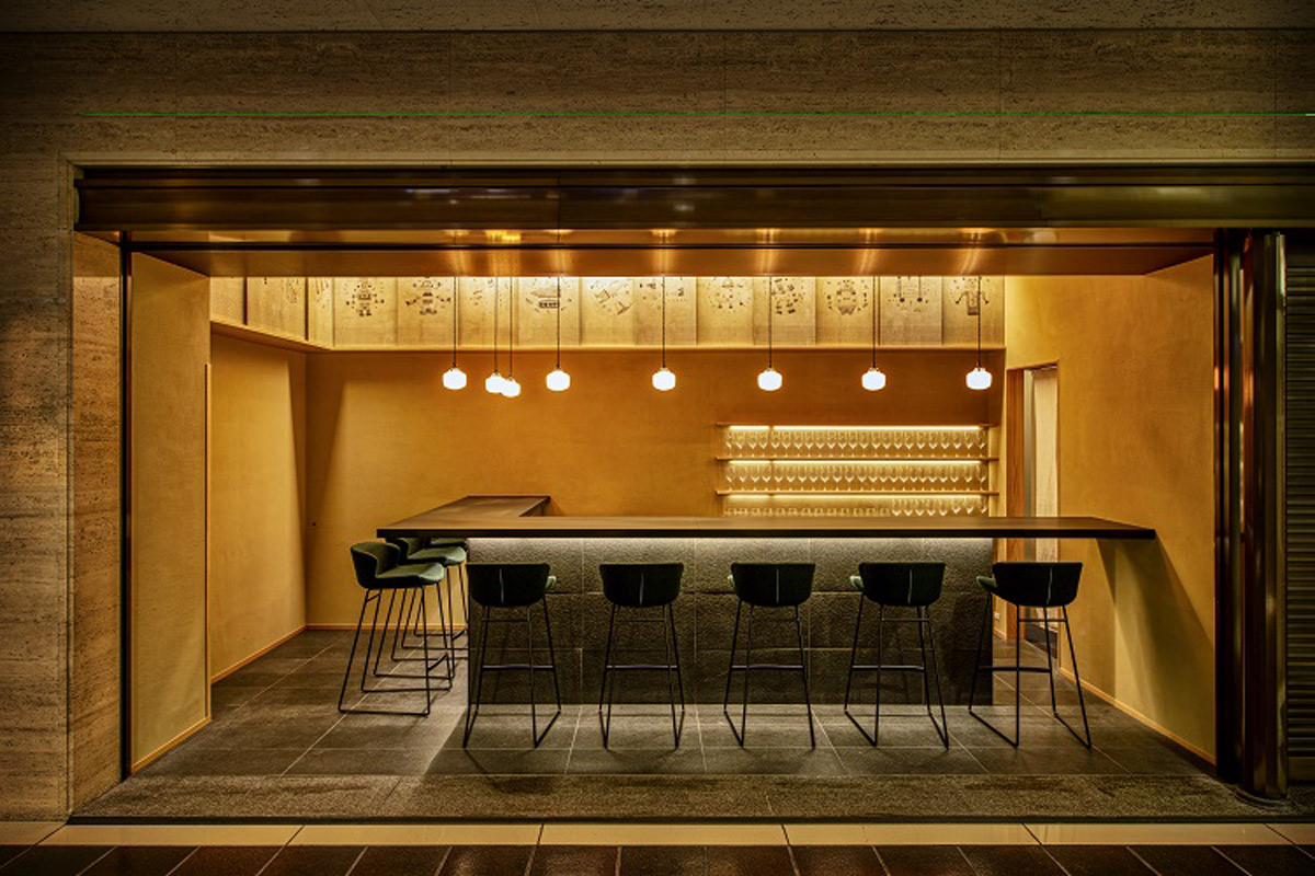 名門ホテルに誕生した〈ホテルバル〉なら、“和洋の美味しい”がひとつのテーブルで！
