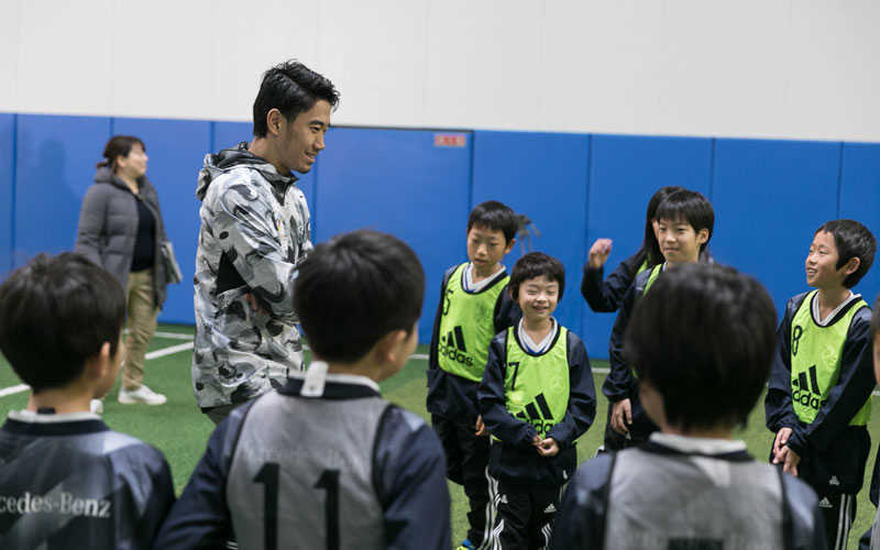 メルセデス ベンツ のサポートする Shinji House がイベントを開催香川真司選手と一緒にサッカー体験 Lifestyle Safari Online