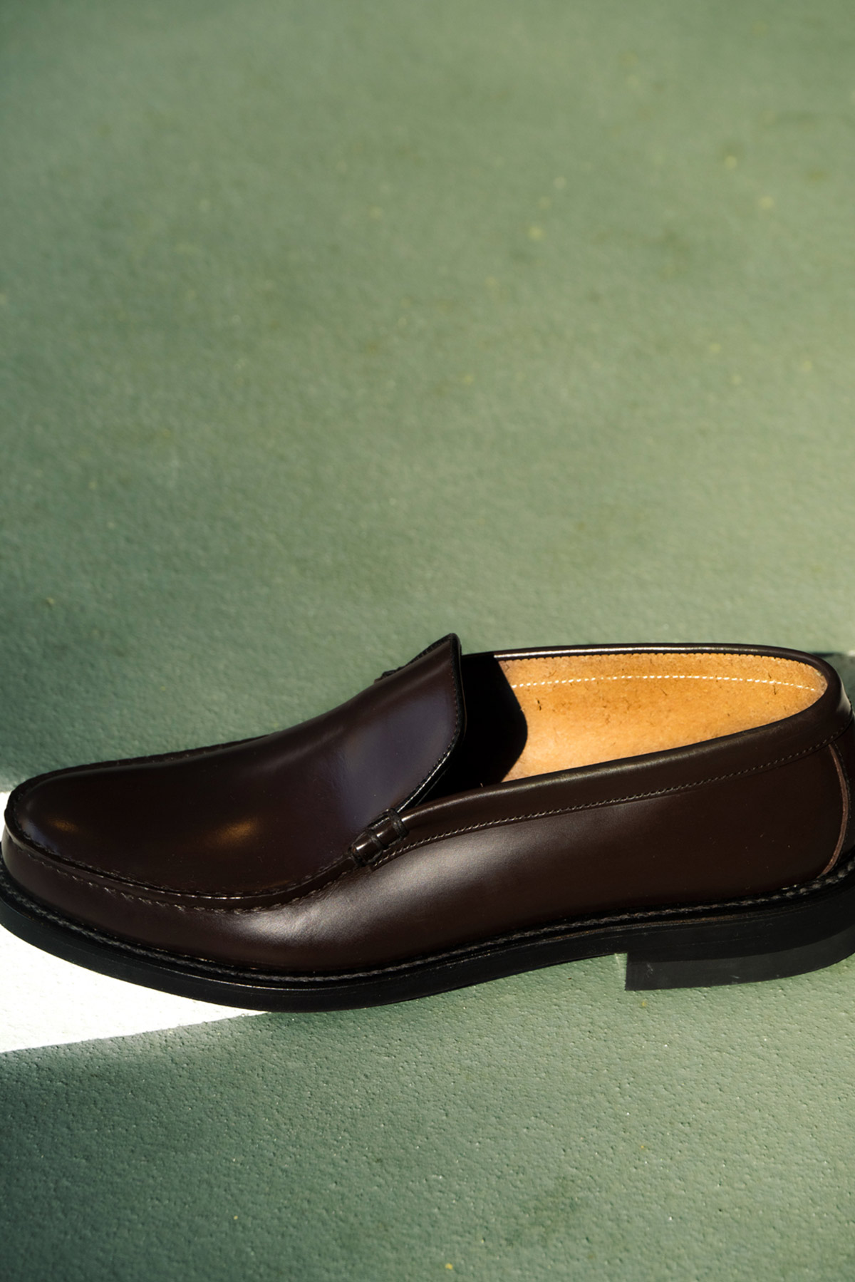 1972年に登場した伝説のコブラヴァンプが復活した！ | Fashion