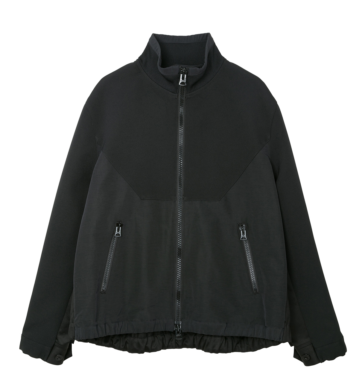 sacai（サカイ）が〈伊勢丹新宿店〉をリロケーションオープンで限定