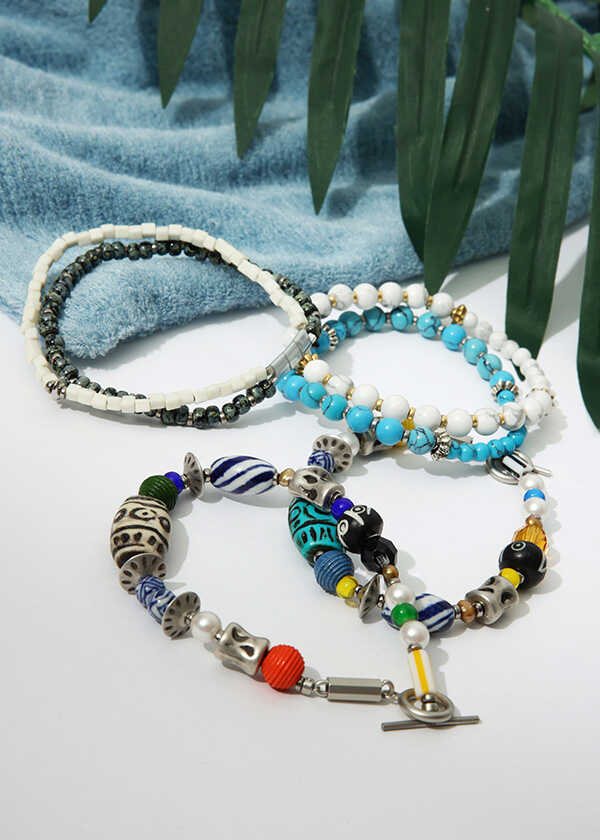 RECOMMEND ITEM vol.245 手元に彩りを添える〈アロハブルー〉のビーズ