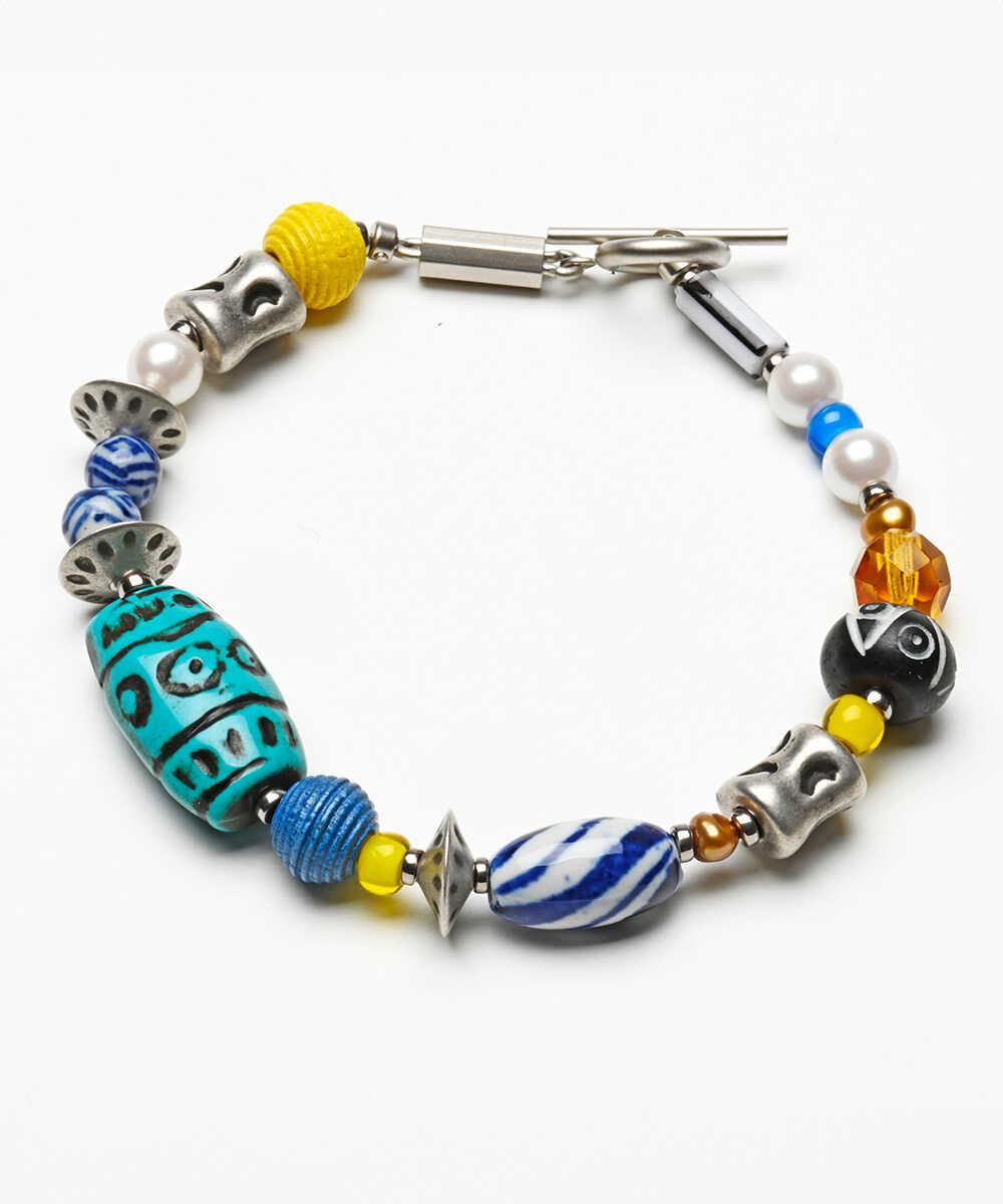 RECOMMEND ITEM vol.245 手元に彩りを添える〈アロハブルー〉のビーズブレス！ | Safari Lounge