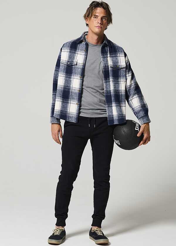 【いますぐ真似できるコーデ紹介】シンプルブラックのリブ付きイージーパンツ！