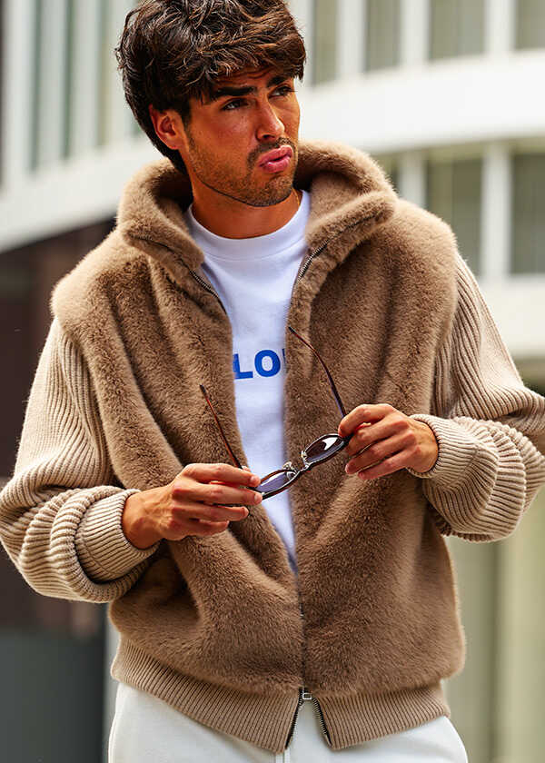 【新品・未使用】スリーピージョーンズ シルク100％ パジャマ Mサイズ 新品・未使用】スリーピージョーンズ シルク100％ パジャマ Mサイズ